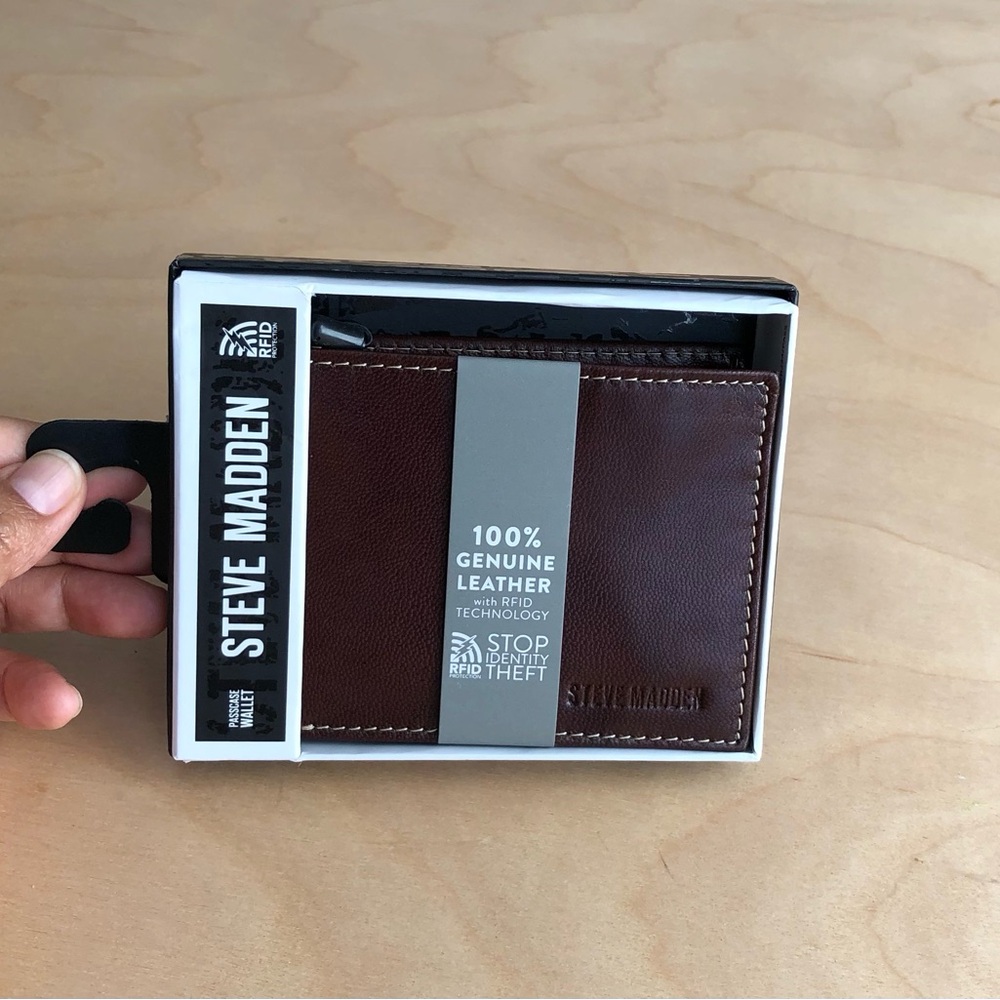 New Steve Madden Genuine Leather Wallet Dark Brown Mens One Size.